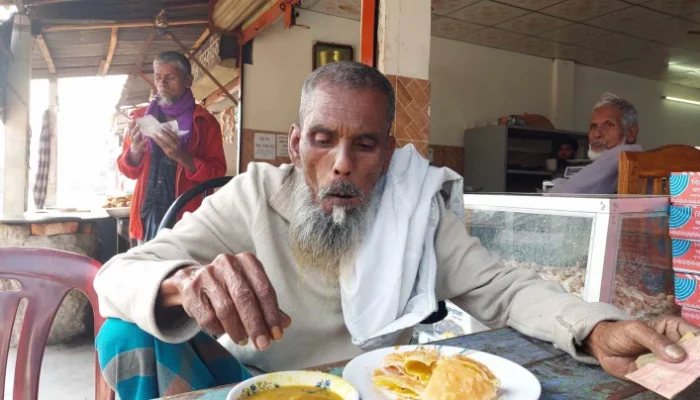 ভিক্ষা করে চলে মুক্তিযোদ্ধার সংসার