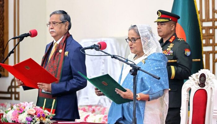 দৃষ্টান্ত গড়লেন আওয়ামী লীগ সভাপতি শেখ হাসিনা