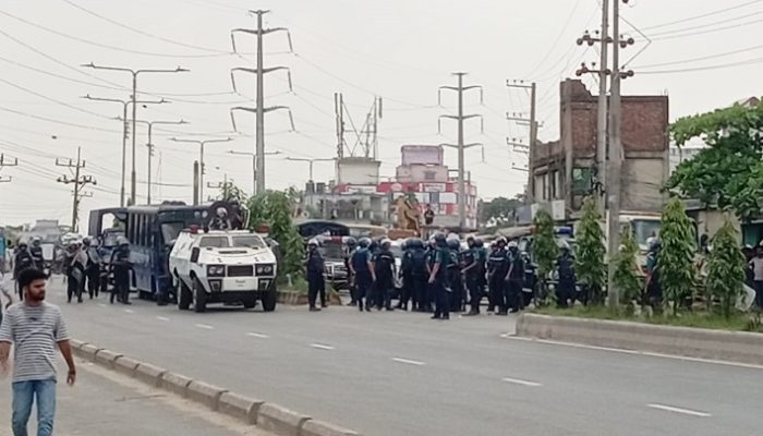 চট্টগ্রামে কোটা সংস্কার আন্দোলনে ব্যাপক সংঘর্ষ, নিহত ২