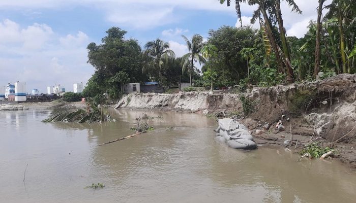 সিরাজগঞ্জে বিপৎসীমার ওপরে যমুনার পানি