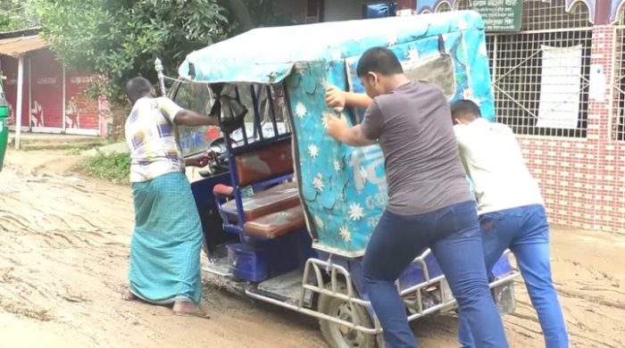 বগুড়া শহরের বেশিরভাগ সড়কের বেহাল অবস্থা