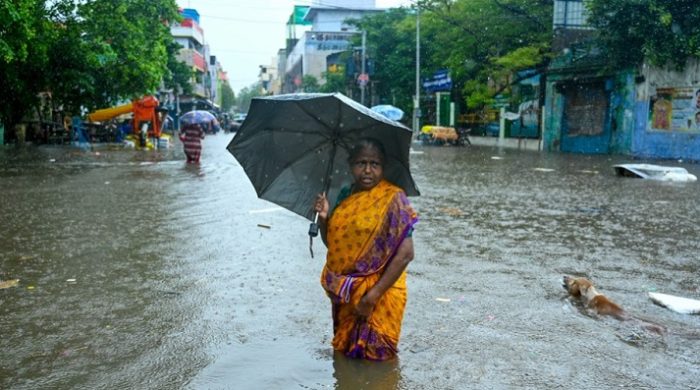 বঙ্গোপসাগরের নিম্নচাপে ভারতে রেড এলার্ট জারি